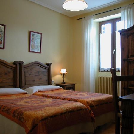 Hostal Casa Sario Jaurrieta Buitenkant foto
