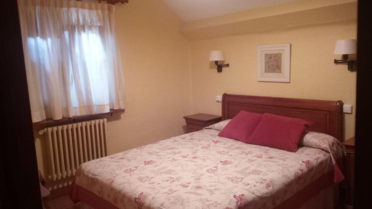 Hostal Casa Sario Jaurrieta Buitenkant foto
