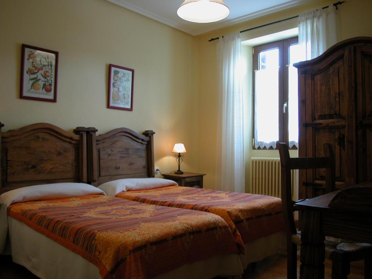Hostal Casa Sario Jaurrieta Buitenkant foto