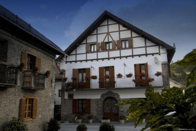 Hostal Casa Sario Jaurrieta Buitenkant foto